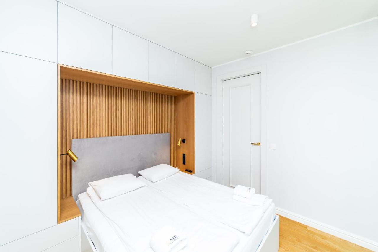 White Deluxe With Terrace By Oneapartments Apartament