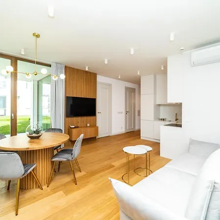 White Deluxe With Terrace By Oneapartments Gdansk Exterior photo
