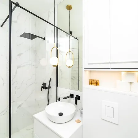 White Deluxe With Terrace By Oneapartments Gdansk Exterior photo