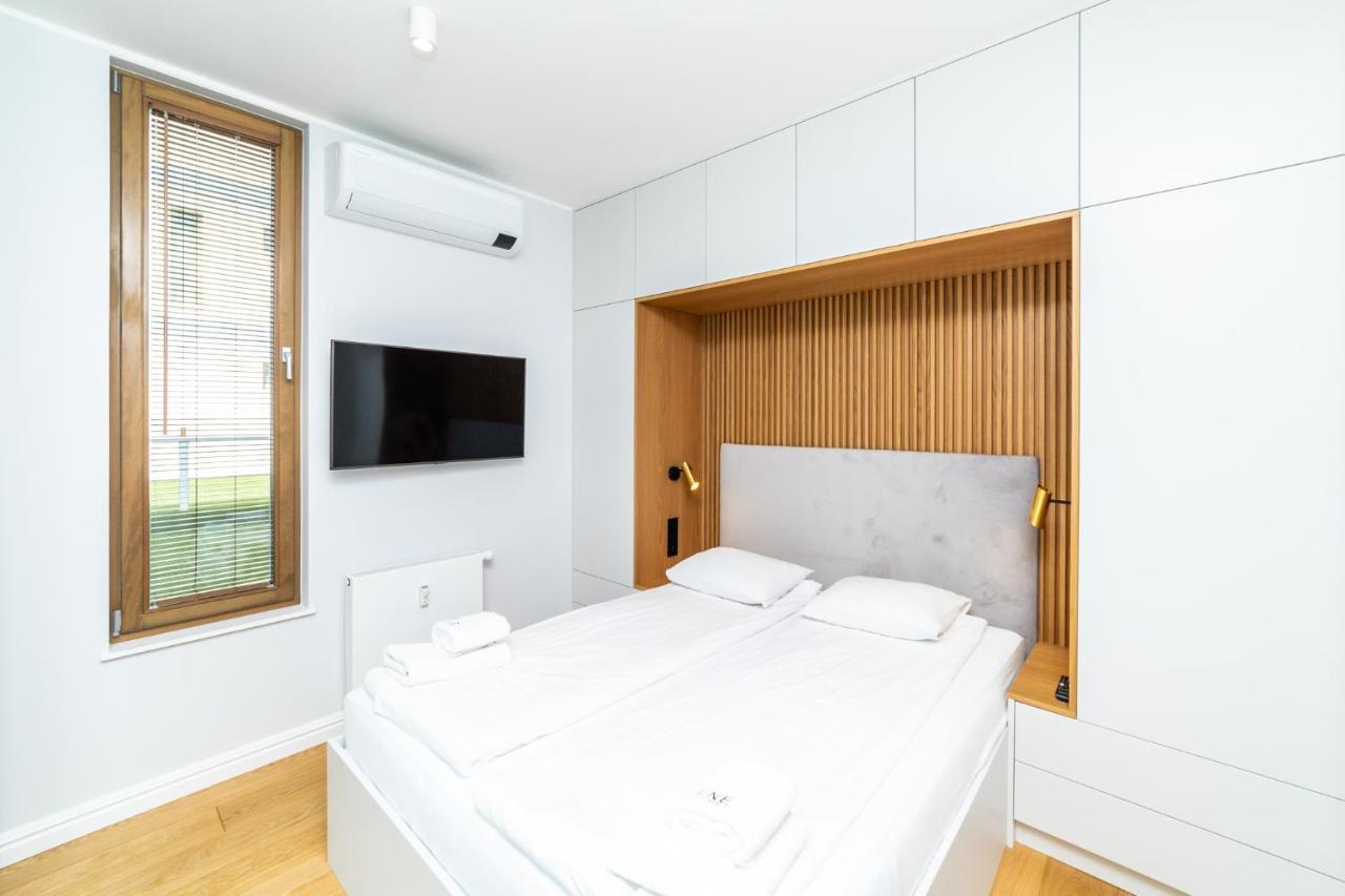 White Deluxe With Terrace By Oneapartments * Gdansk