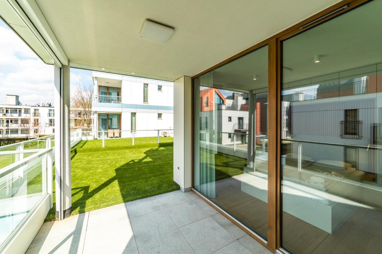 White Deluxe With Terrace By Oneapartments Apartment *